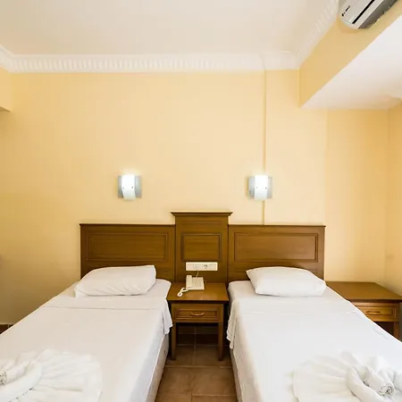 Miray Μαρμαρίς